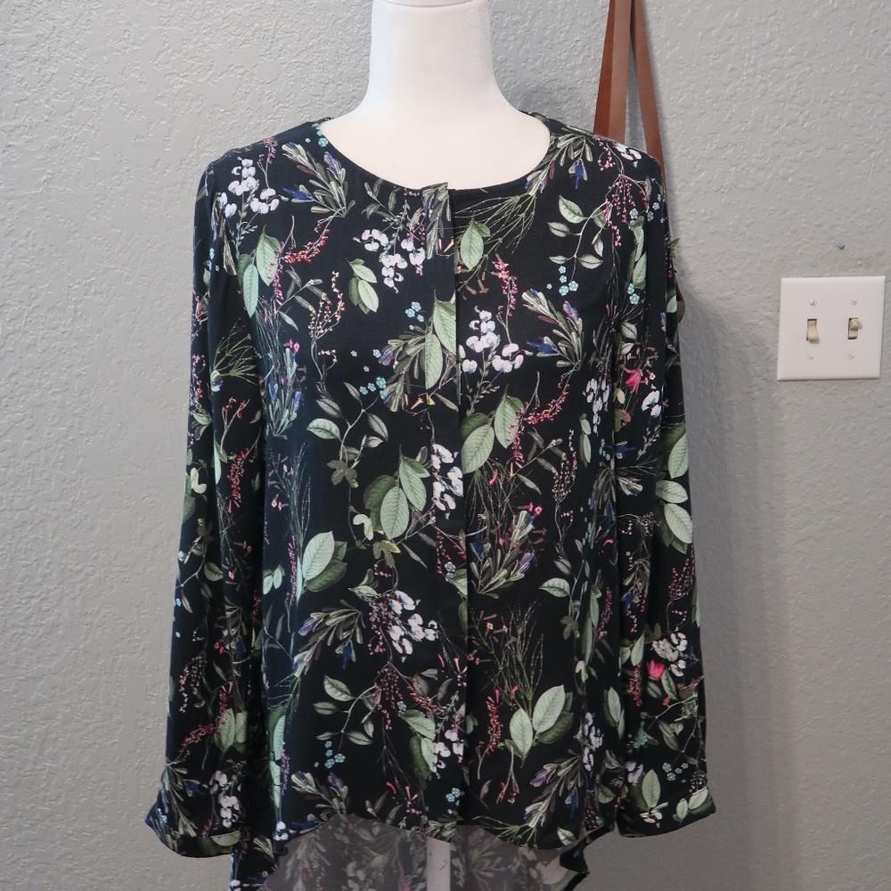 STATE OF BEING LOW-HIGH LONG SLEEVE SHIRT- SIZE S